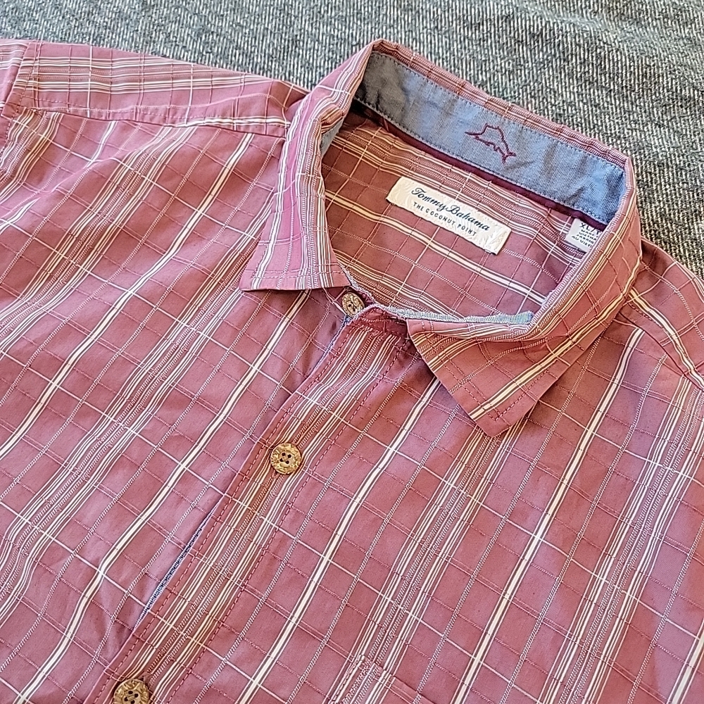 Tommy Bahama Shirt Men's XL Purple Coconut Point Button Up Short Sleeve Pocket‎